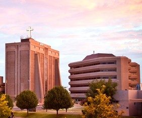 Exterior photo of Mercy Hospital Oklahoma City.